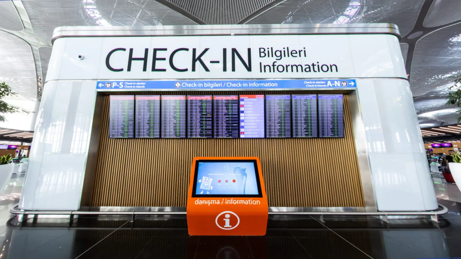 Designexts dashboard managing screens at Istanbul Airport